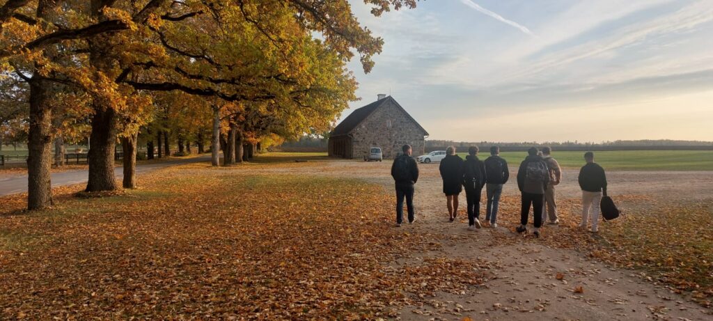 Moments de détente des apprentis CMA Formation Mercurey en Estonie.